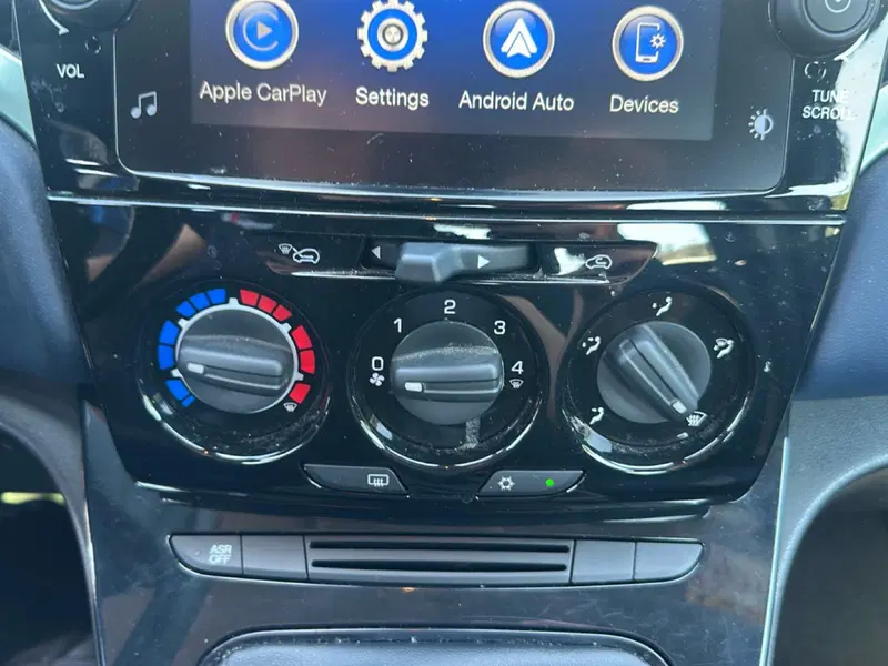 Lancia Ypsilon usata a Roma (17)