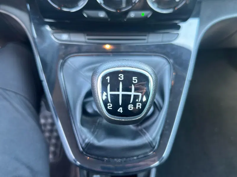 Lancia Ypsilon usata a Roma (18)