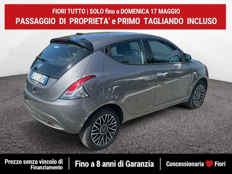 Lancia Ypsilon usata a Roma (3)