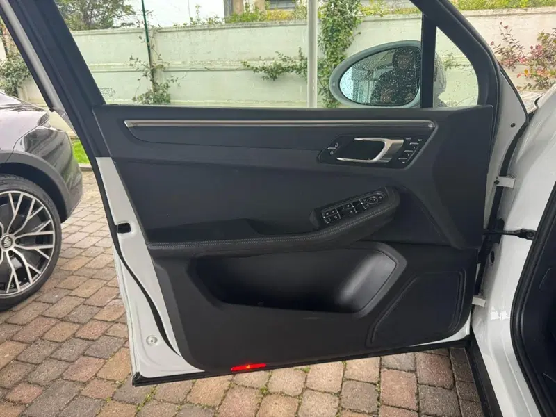 Porsche Macan usata a Firenze (9)
