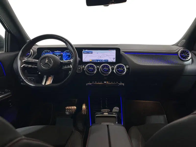 Mercedes-Benz EQA usata a Napoli (10)