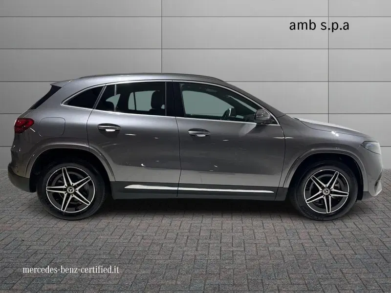 Mercedes-Benz EQA usata a Napoli (5)