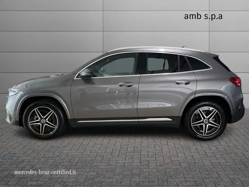 Mercedes-Benz EQA usata a Napoli (6)