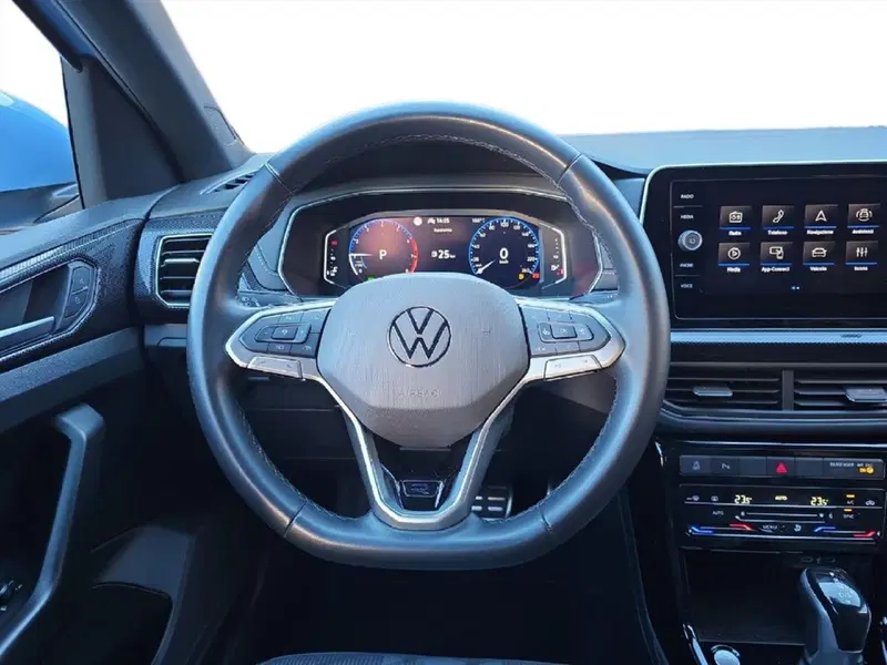 Volkswagen T-Cross usata a Lecco (10)
