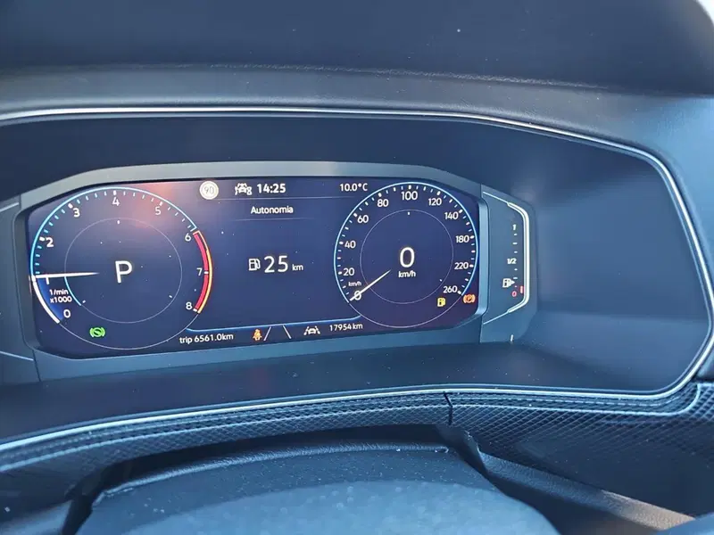 Volkswagen T-Cross usata a Lecco (15)
