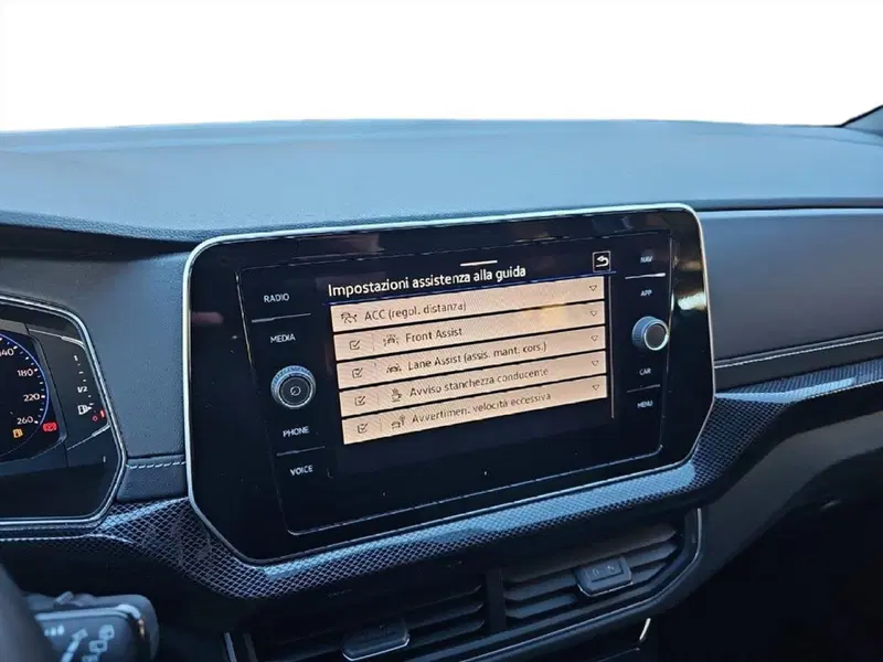 Volkswagen T-Cross usata a Lecco (17)