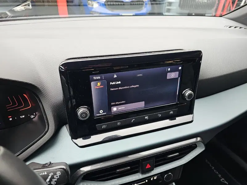 SEAT Arona usata a Lecco (16)