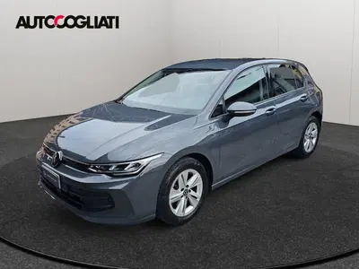 Volkswagen Golf 2.0 TDI SCR Life del 2025 usata a Merate