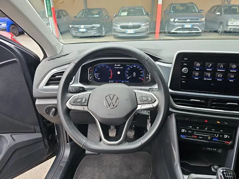 Volkswagen T-Roc usata a Lecco (10)