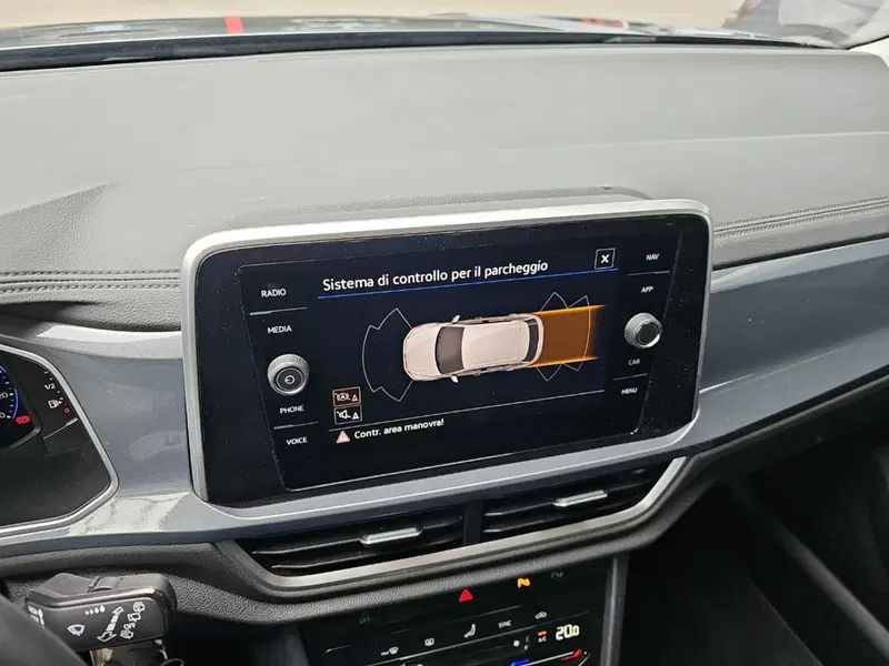 Volkswagen T-Roc usata a Lecco (13)