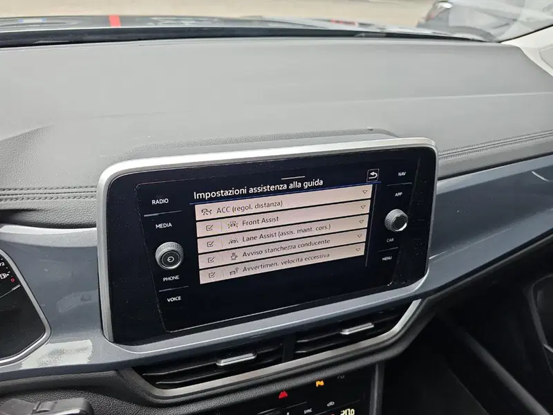 Volkswagen T-Roc usata a Lecco (14)