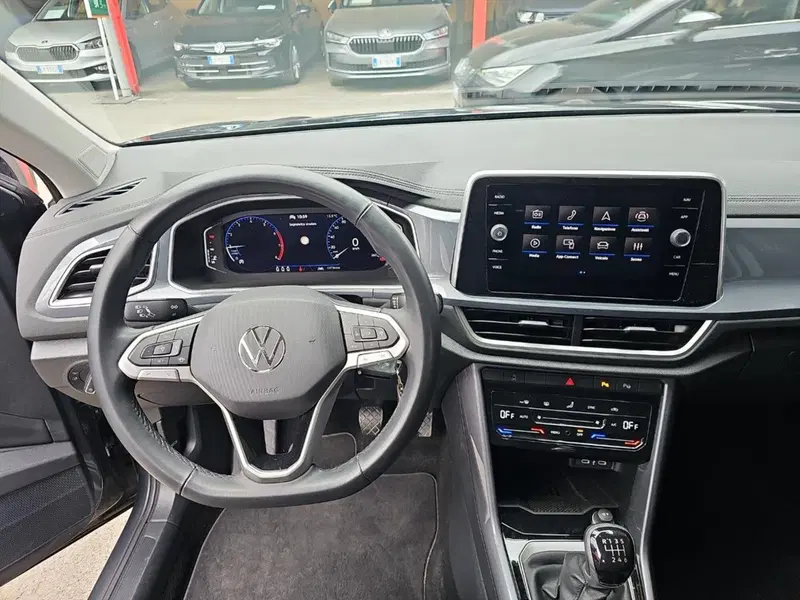 Volkswagen T-Roc usata a Lecco (9)