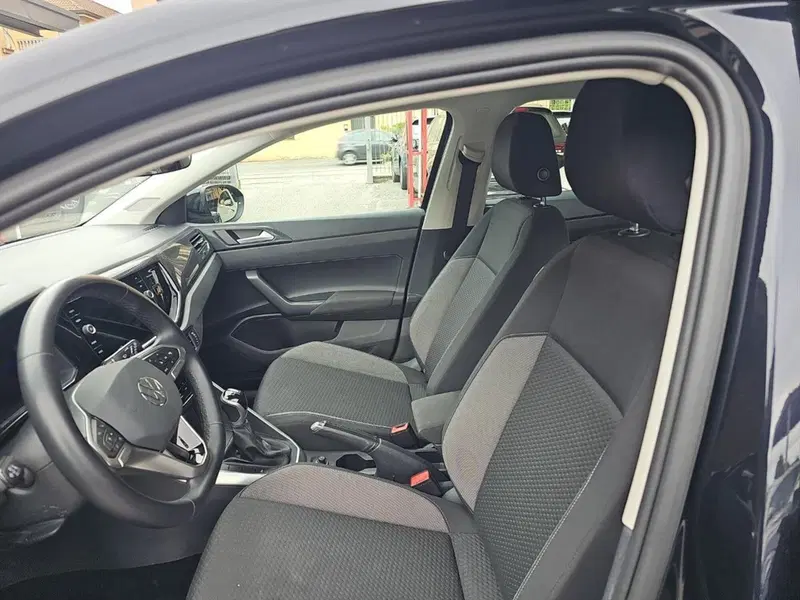 Volkswagen Taigo usata a Lecco (11)