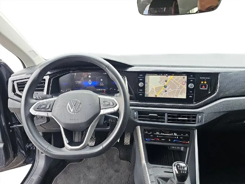 Volkswagen Taigo usata a Lecco (9)