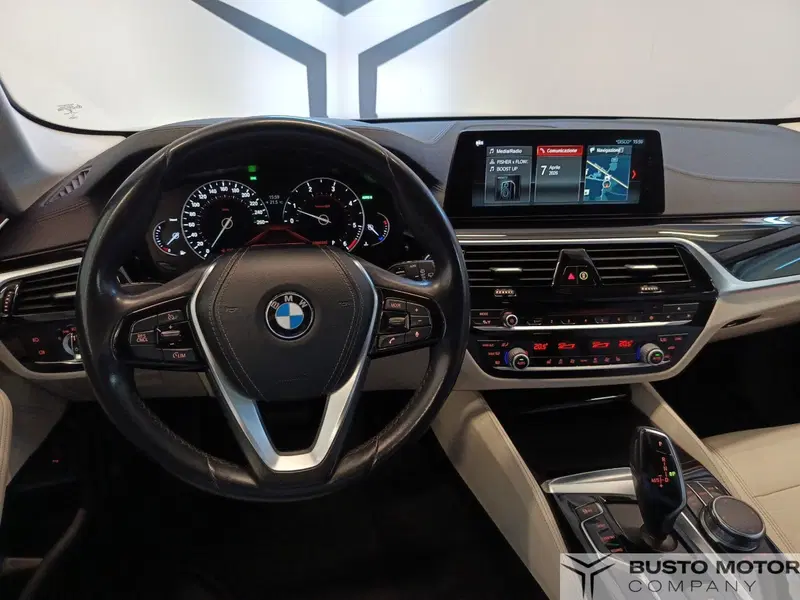 BMW Serie 5 Touring usata a Varese (11)
