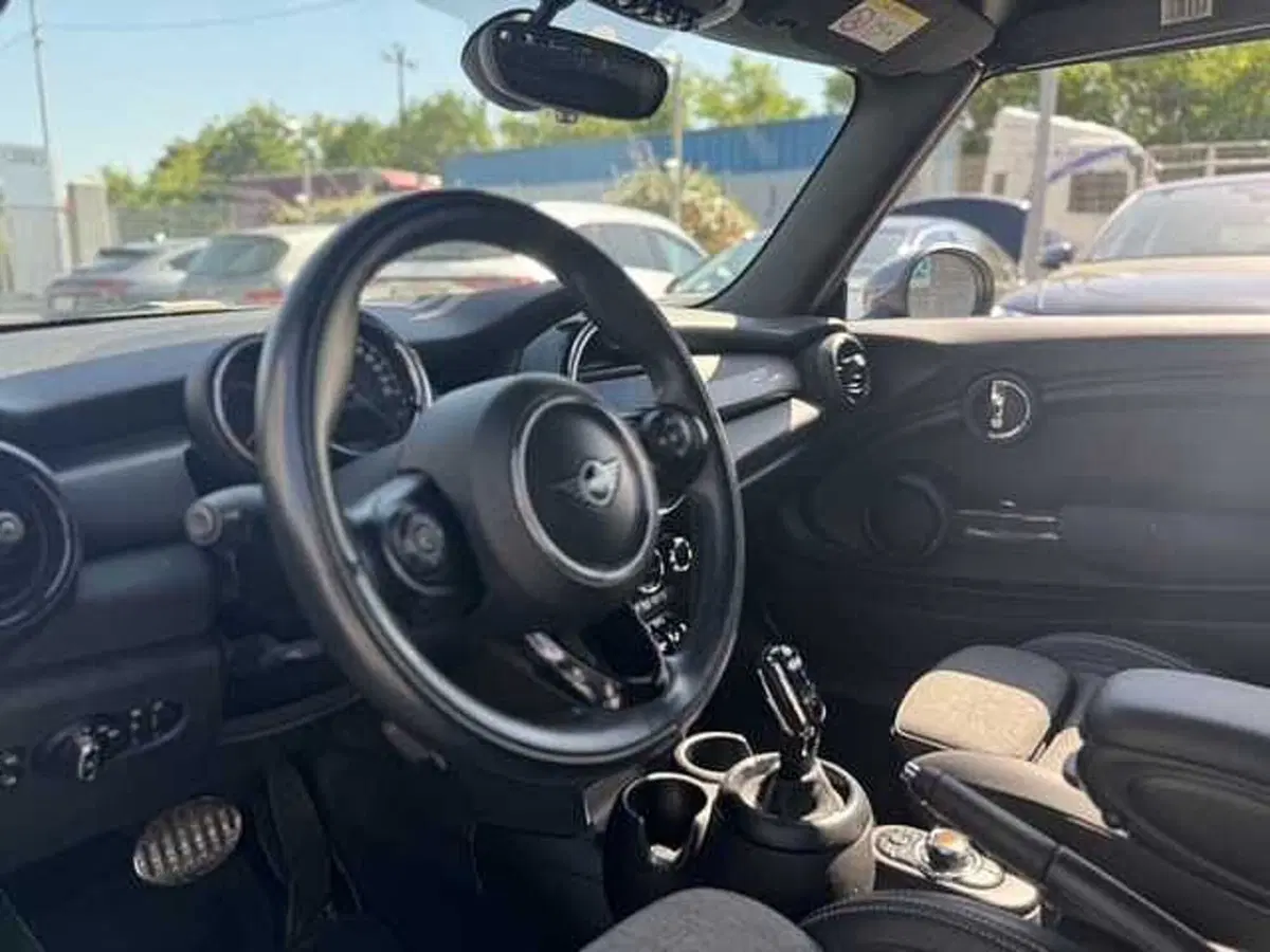 MINI Mini Cabrio usata a Genova (12)