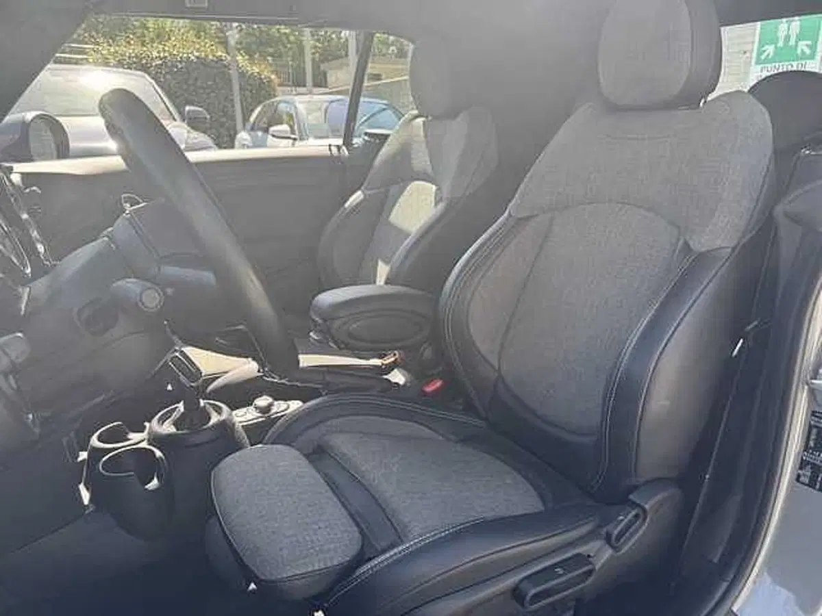 MINI Mini Cabrio usata a Genova (13)