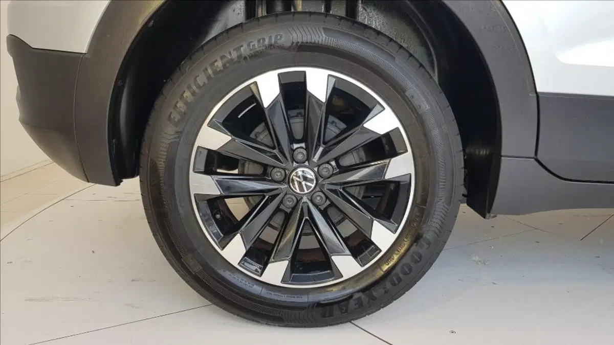 Volkswagen T-Cross usata a Lucca (9)