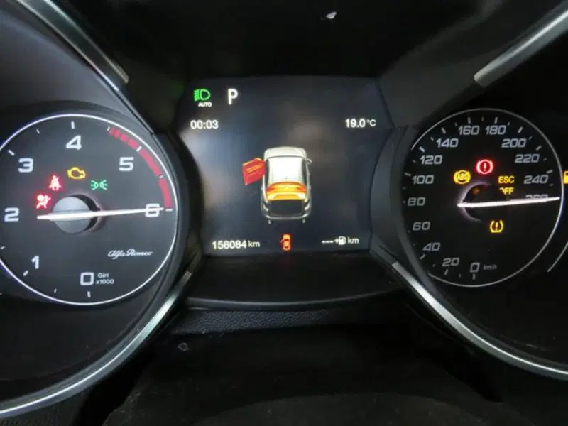 Alfa Romeo Stelvio usata a Lodi (12)