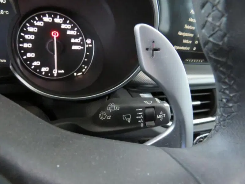 Alfa Romeo Stelvio usata a Lodi (14)