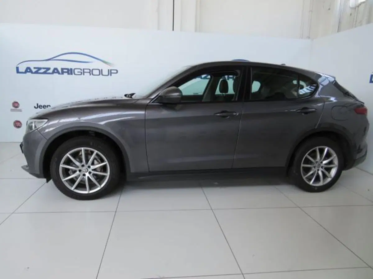 Alfa Romeo Stelvio usata a Lodi (3)