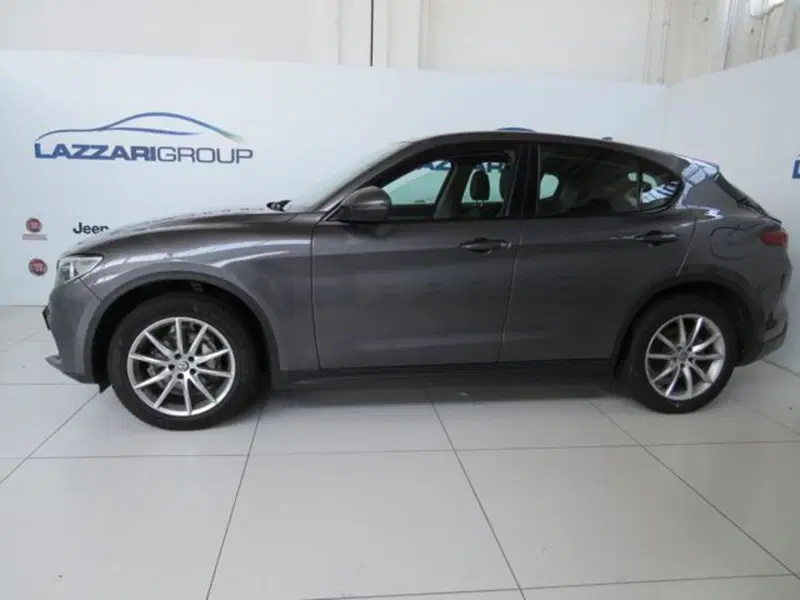 Alfa Romeo Stelvio usata a Lodi (3)