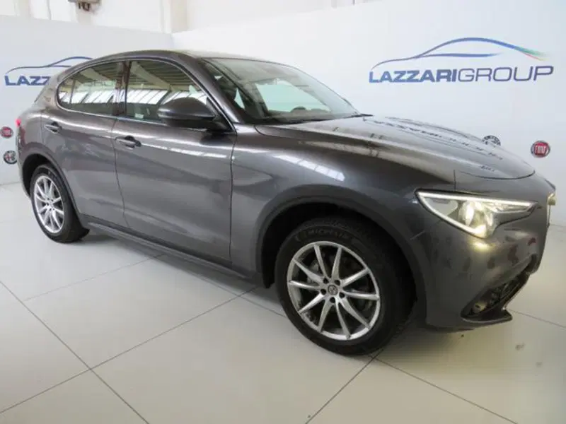 Alfa Romeo Stelvio usata a Lodi (5)