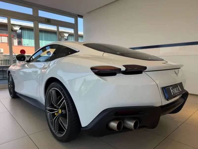 Ferrari Roma Spider usata a Torino (14)