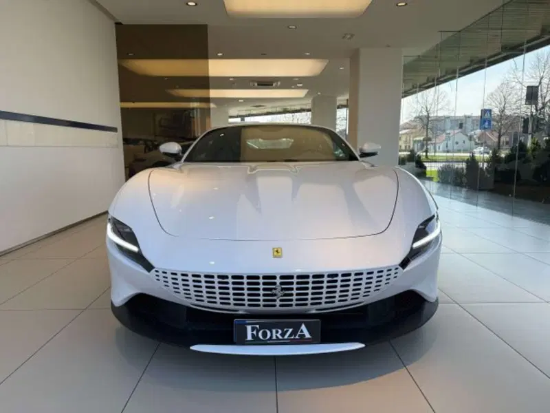Ferrari Roma Spider usata a Torino (2)