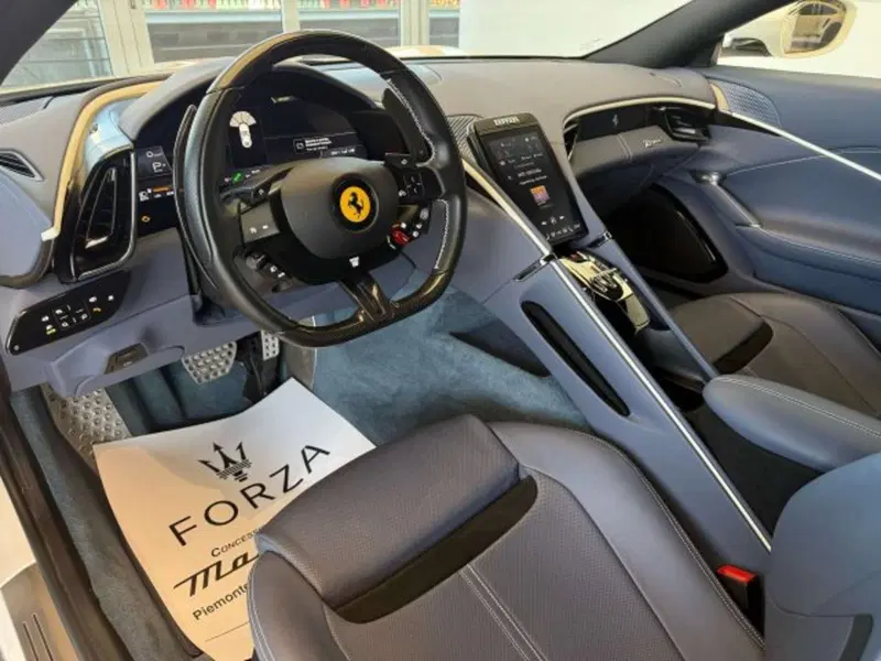 Ferrari Roma Spider usata a Torino (7)