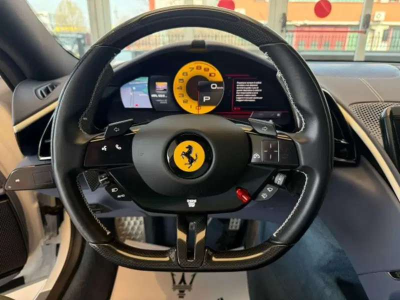Ferrari Roma Spider usata a Torino (8)