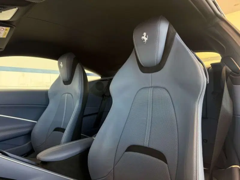 Ferrari Roma Spider usata a Torino (9)