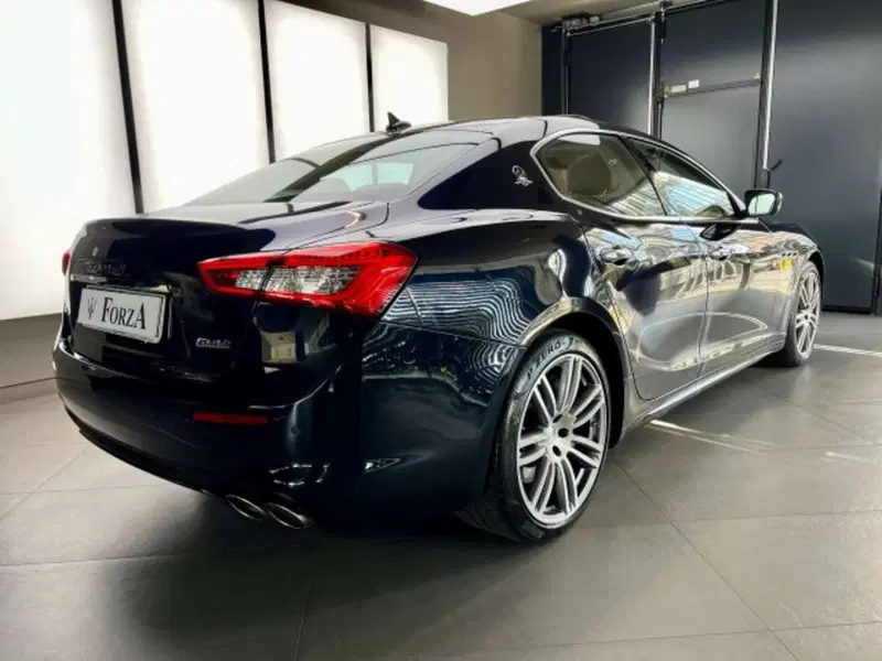 Maserati Ghibli usata a Torino (7)