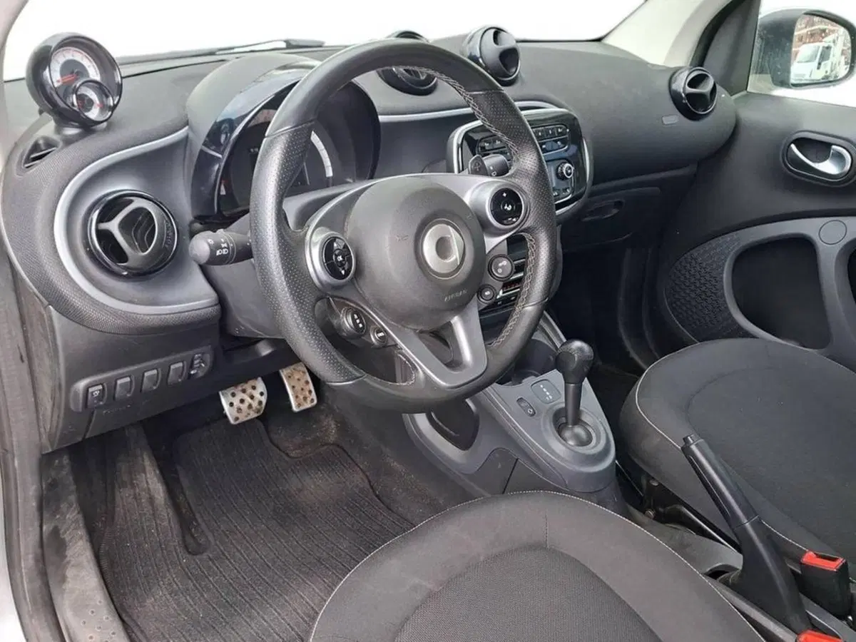 smart Fortwo usata a Torino (11)