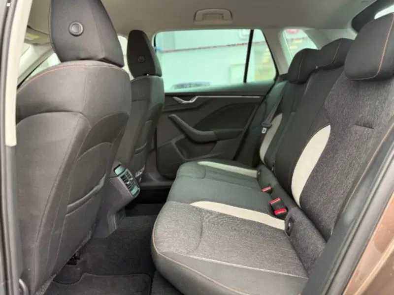 Skoda Kamiq usata a Lucca (11)