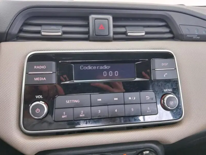 Nissan Micra usata a Como (12)