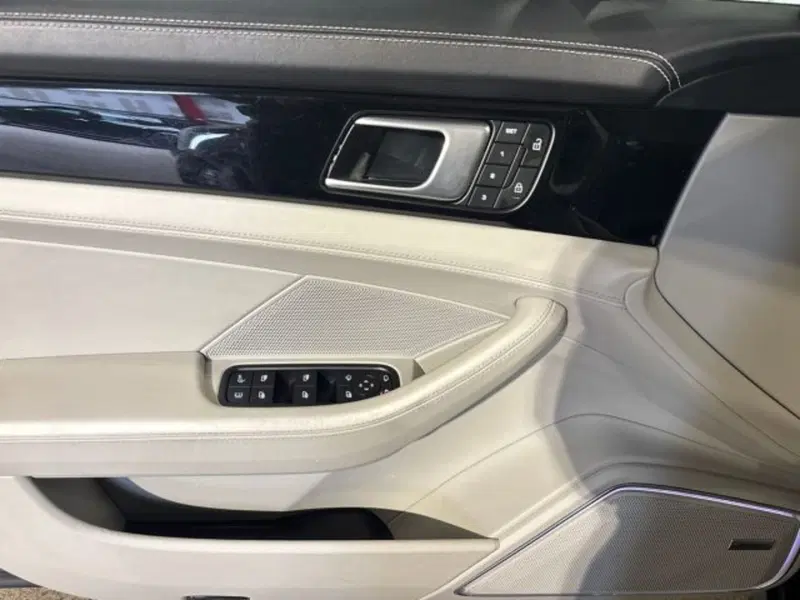 Porsche Panamera usata a Bologna (10)