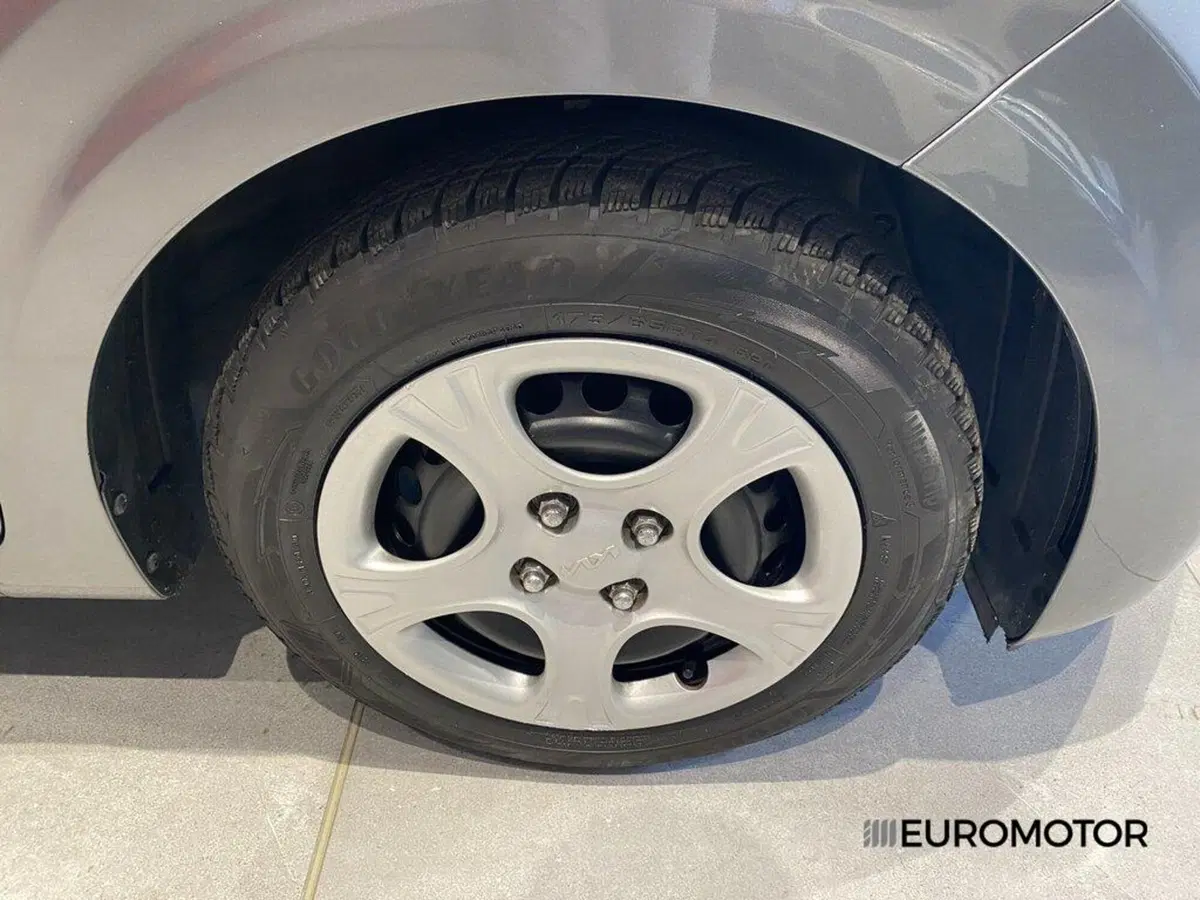 Kia Picanto usata a Bari (4)