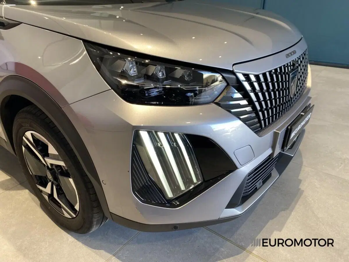 Peugeot 2008 usata a Bari (4)