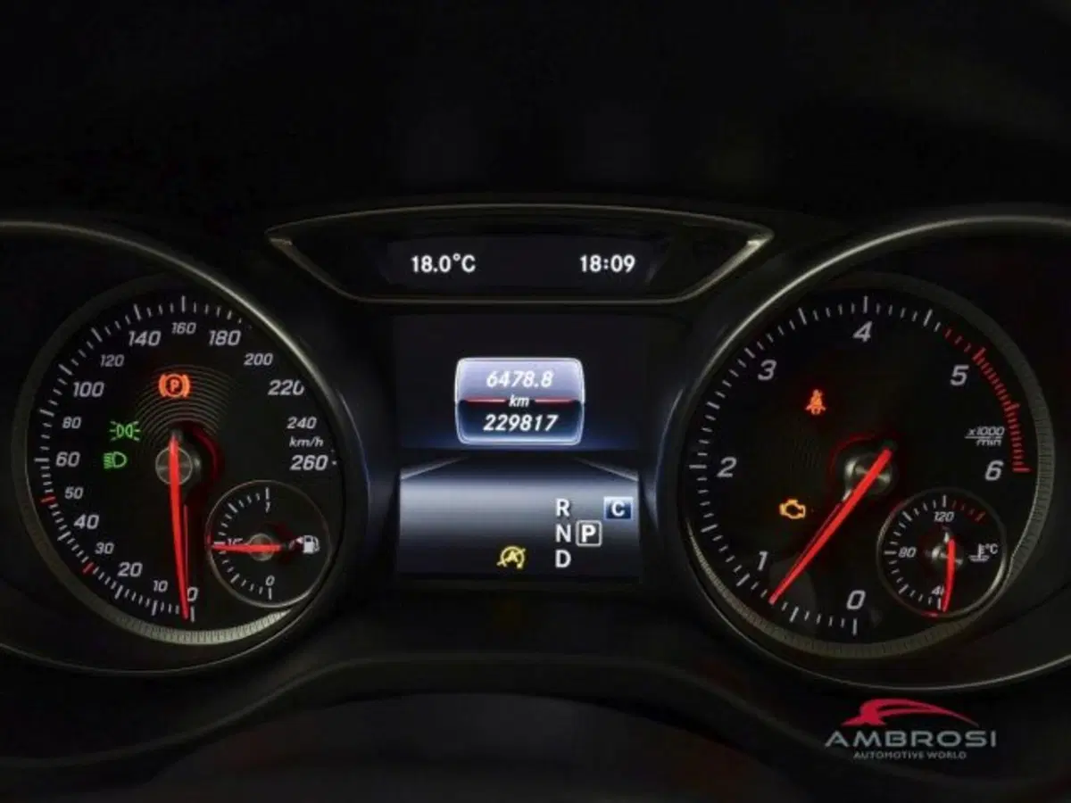 Mercedes-Benz GLA SUV usata a Perugia (13)