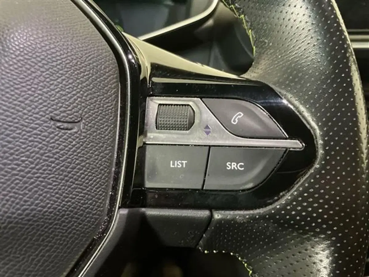 Peugeot 2008 usata a Como (19)