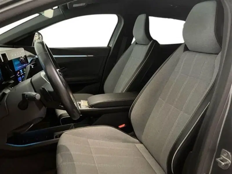 Renault Megane E-Tech Electric usata a Como (10)
