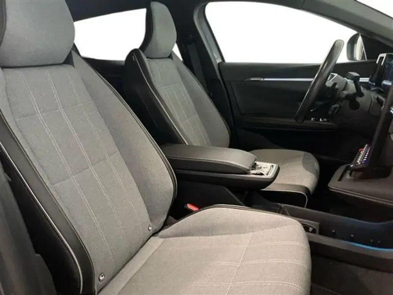Renault Megane E-Tech Electric usata a Como (11)