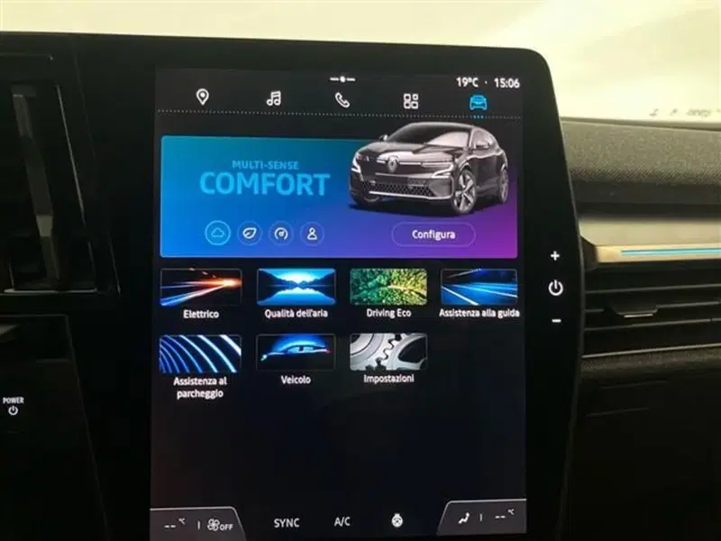 Renault Megane E-Tech Electric usata a Como (16)