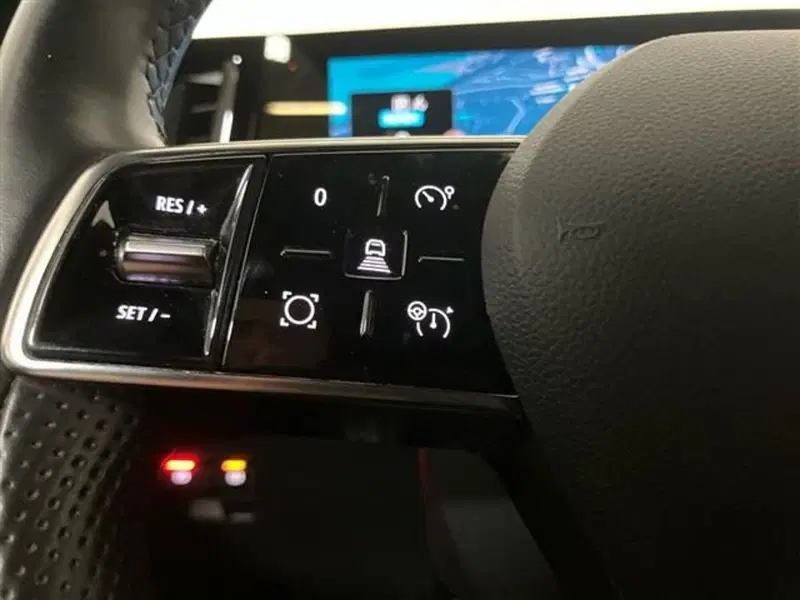Renault Megane E-Tech Electric usata a Como (18)