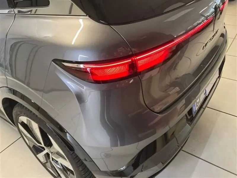 Renault Megane E-Tech Electric usata a Como (6)