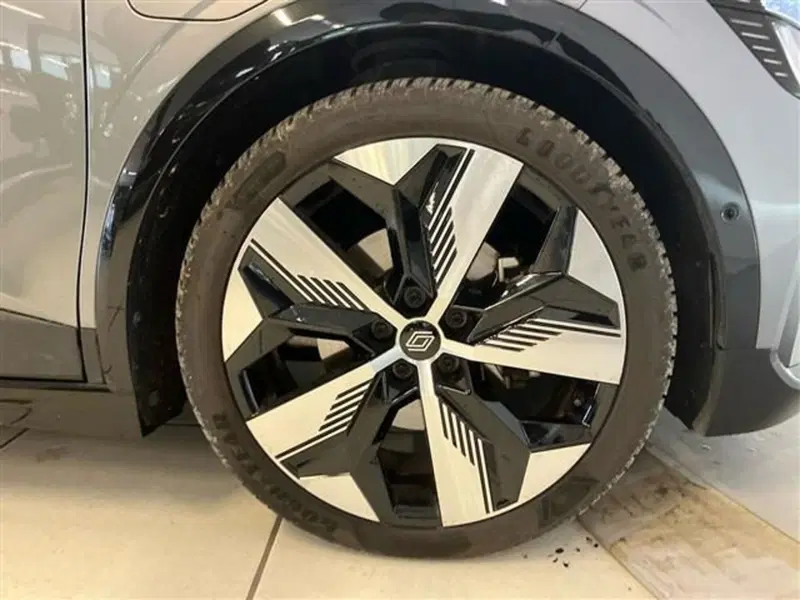 Renault Megane E-Tech Electric usata a Como (8)