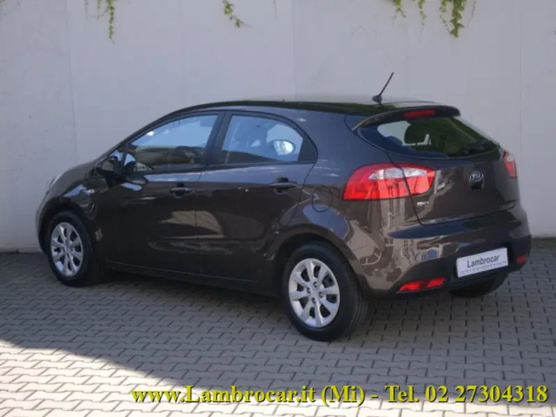 Kia Rio usata a Milano (13)