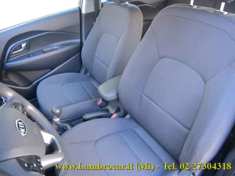 Kia Rio usata a Milano (4)