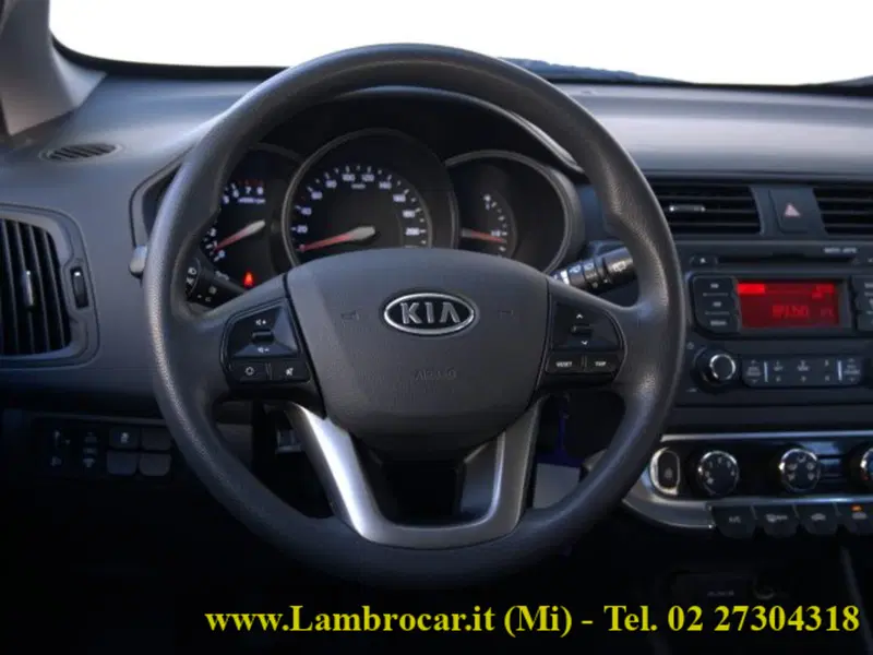 Kia Rio usata a Milano (6)
